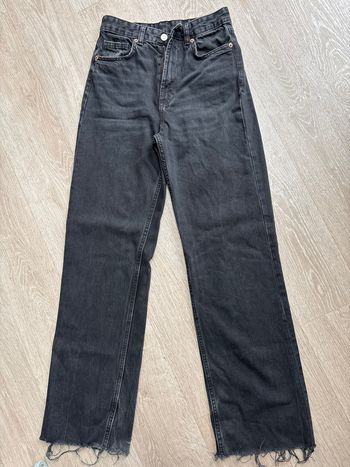 Jean noir large Zara très bon état. 