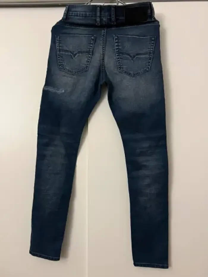 Jean joggjeans slim boyfriend délavé destroy Diesel - photo numéro 9