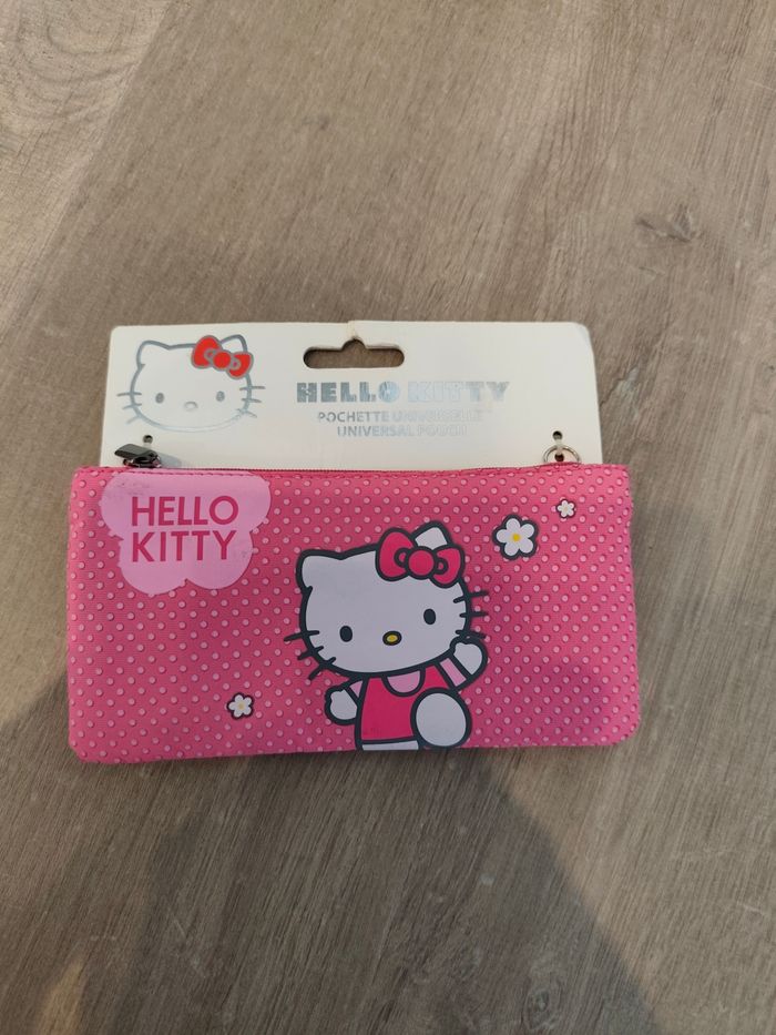 Pochette universelle neuve hello Kitty