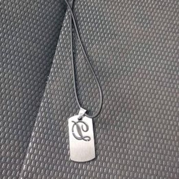 Collier avec plaque lettre D - photo numéro 3