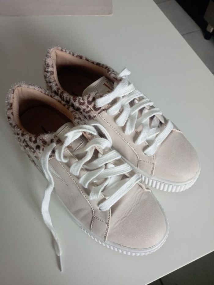 Basket daim et léopard