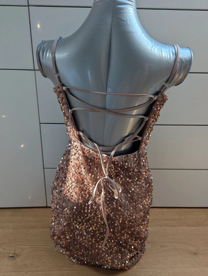Robe à sequins - photo numéro 3