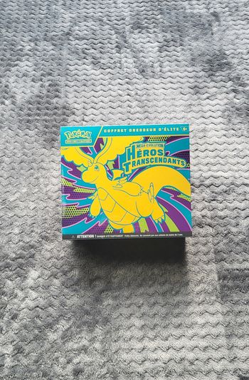 ETB Héros Transcendants Scellé ME2.5