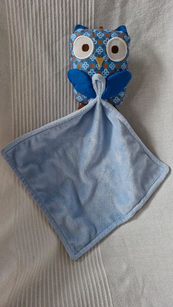 Doudou plat chouette hibou bleu pommette