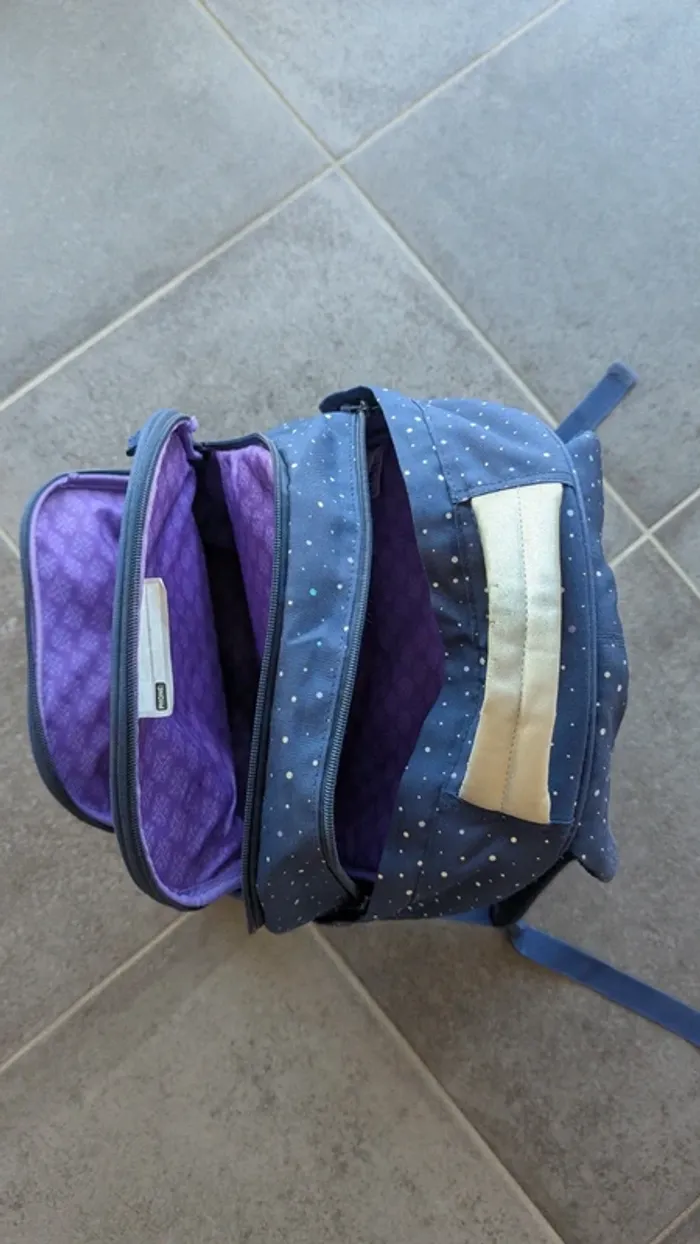 Cartable fille primaire très bon état - photo numéro 2