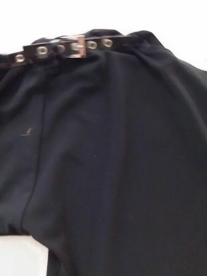 Haut noir avec boucle epaule T38/40 - photo numéro 3