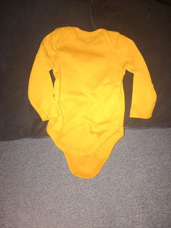 Body taille 62cm c&a
