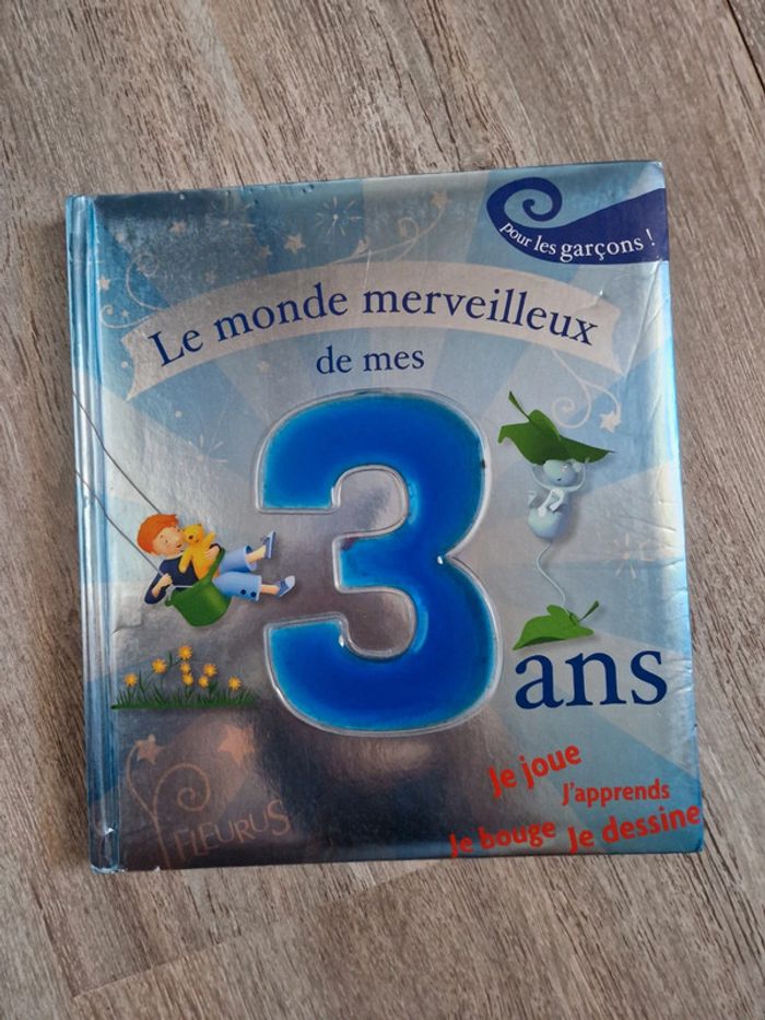 Livre "Le monde merveilleux de mes 3 ans"