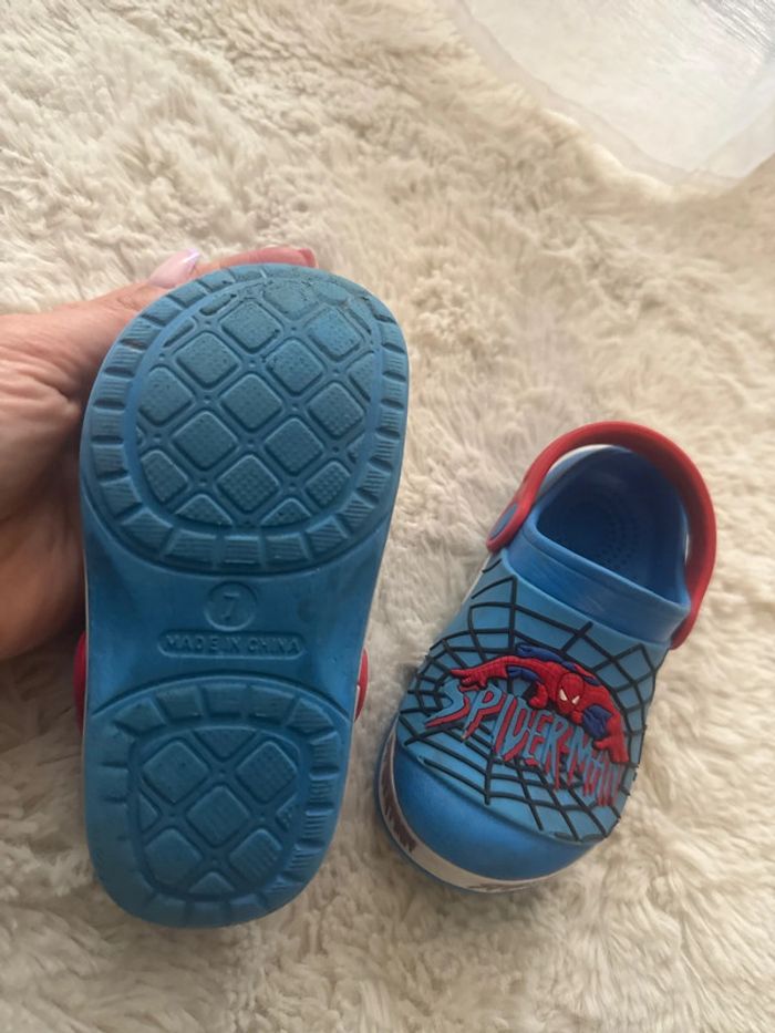 Crocs sabot Spiderman taille 23 - photo numéro 2