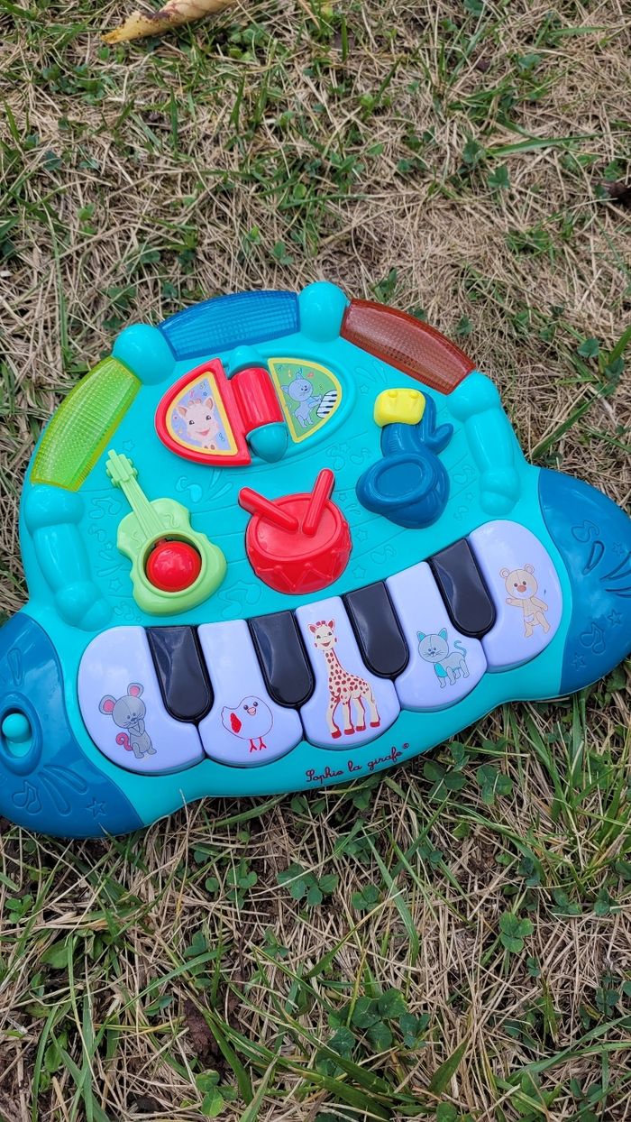 Piano sophie la girafe