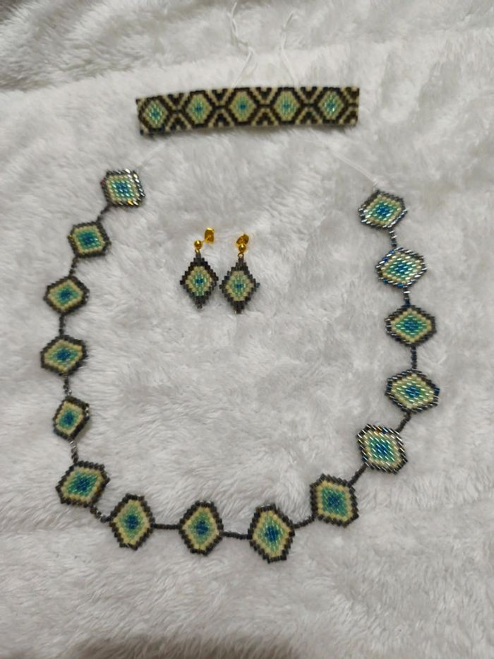 Parure tissée perles