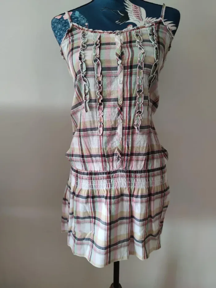 Robe courte bretelle carreaux style années 2000 YK2