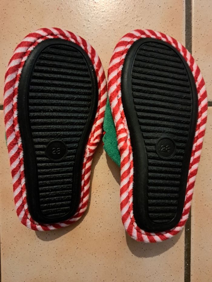 Chaussons de Noël neufs - photo numéro 2