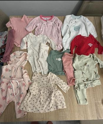 Lots de vêtements fille  1 mois 