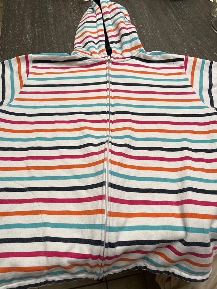 Sweat zippé à rayures