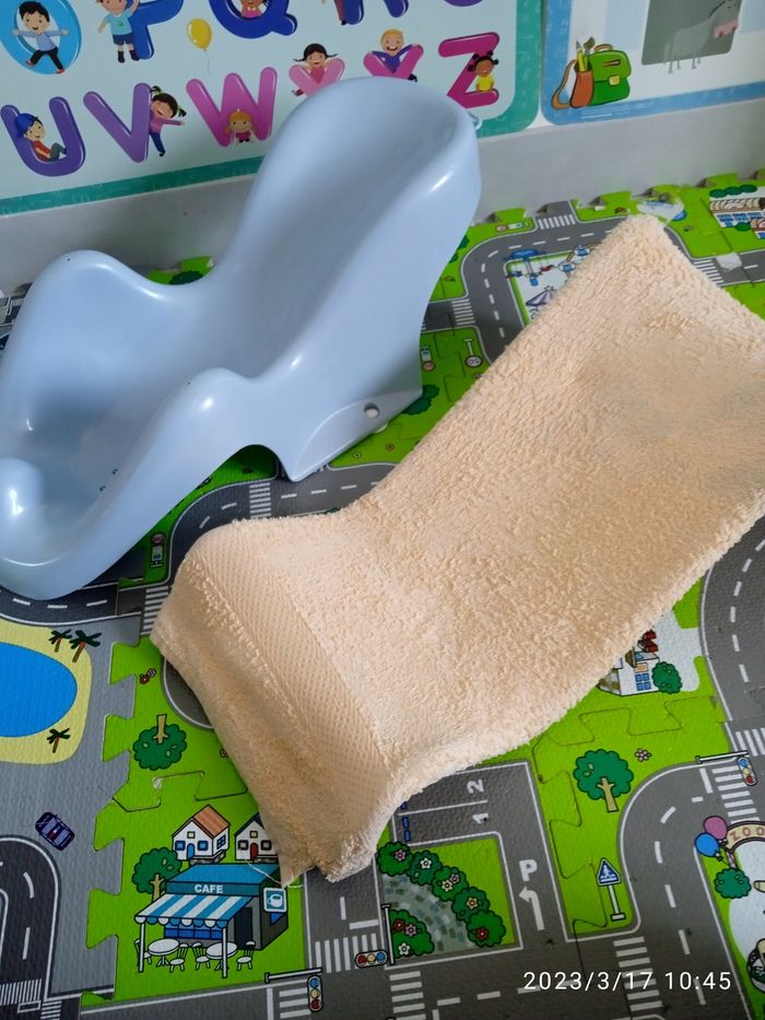 Réducteur de bain pour bébé