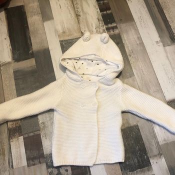 Gilet 6 mois à  capuche
