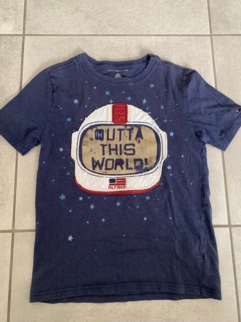 Te shirt marine Tommy Hilfiger taille 8/10 ans