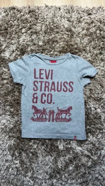 T-shirt Levis