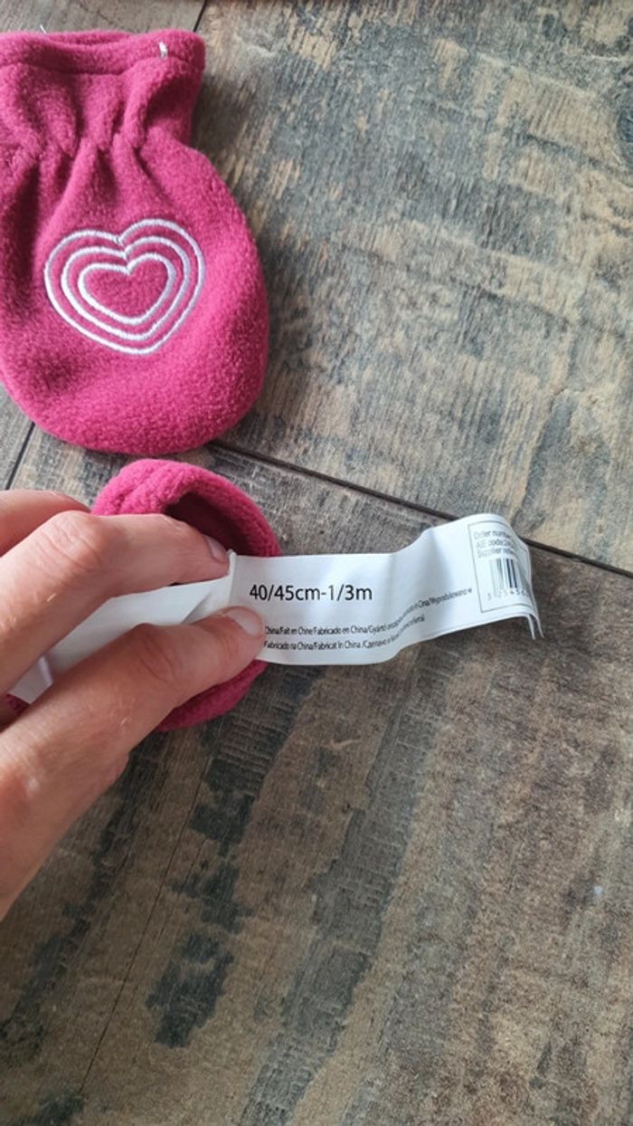 Ensemble bonnet et gant 1 3 mois en très bon état - photo numéro 2