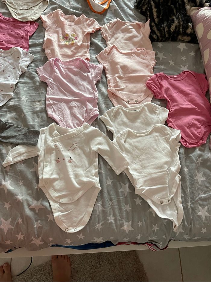 Vêtements, bébé -prématuré,  naissance , 1 mois et 3 mois