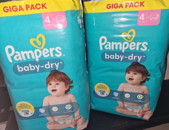 Couches Gigapack Pampers Baby Dry Taille 4
