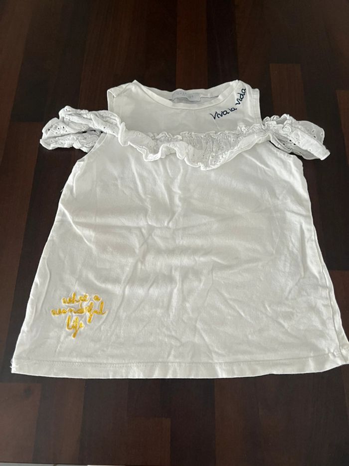 Petit haut fille taille 5 ans en parfait état 95% coton