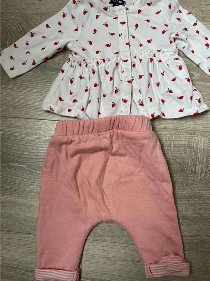 Ensemble fille motif fraises 1 mois - photo numéro 4