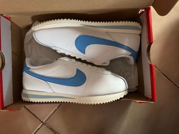 Basket Nike Cortez W full cuir taille 36