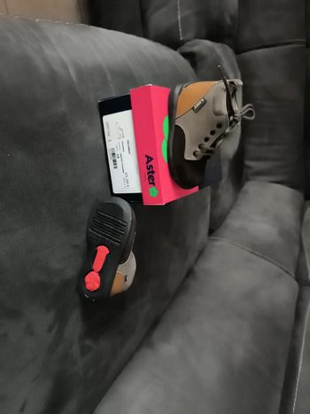 Chaussures neuves aster taille 18