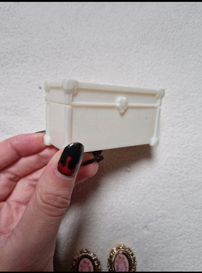 Lot de 3 accessoires coffre, miroir et brosse idéal pour poupée barbie - photo numéro 5