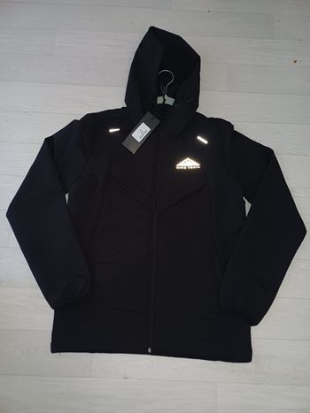 Veste neuf avec étiquettes nike trail