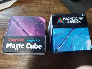 Lot de 2 magic cubes
