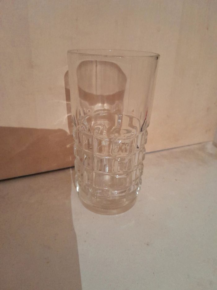1 verre long ht 13 cm Bon état