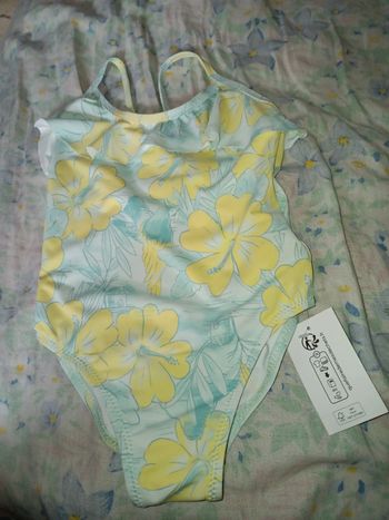 Maillot de bain avec étiquette  12mois tex