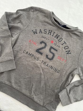 Pull gris et rouge Washington 8 ans