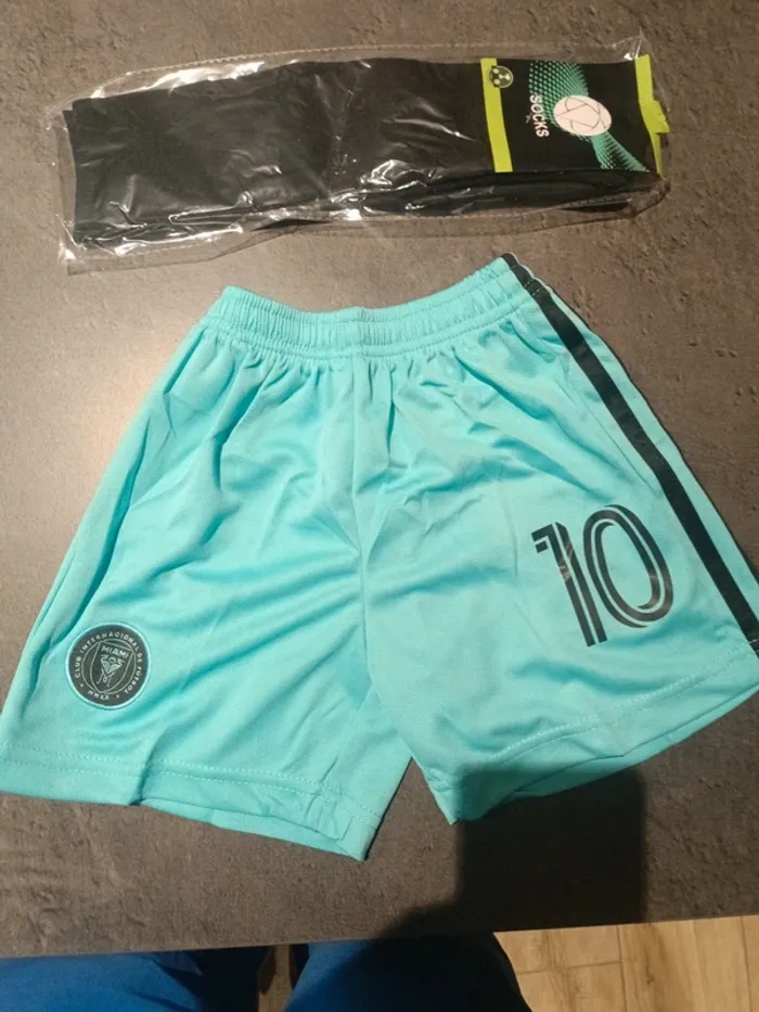 Tenue foot Léo Messi Inter Miami bleu. T.18 - photo numéro 3