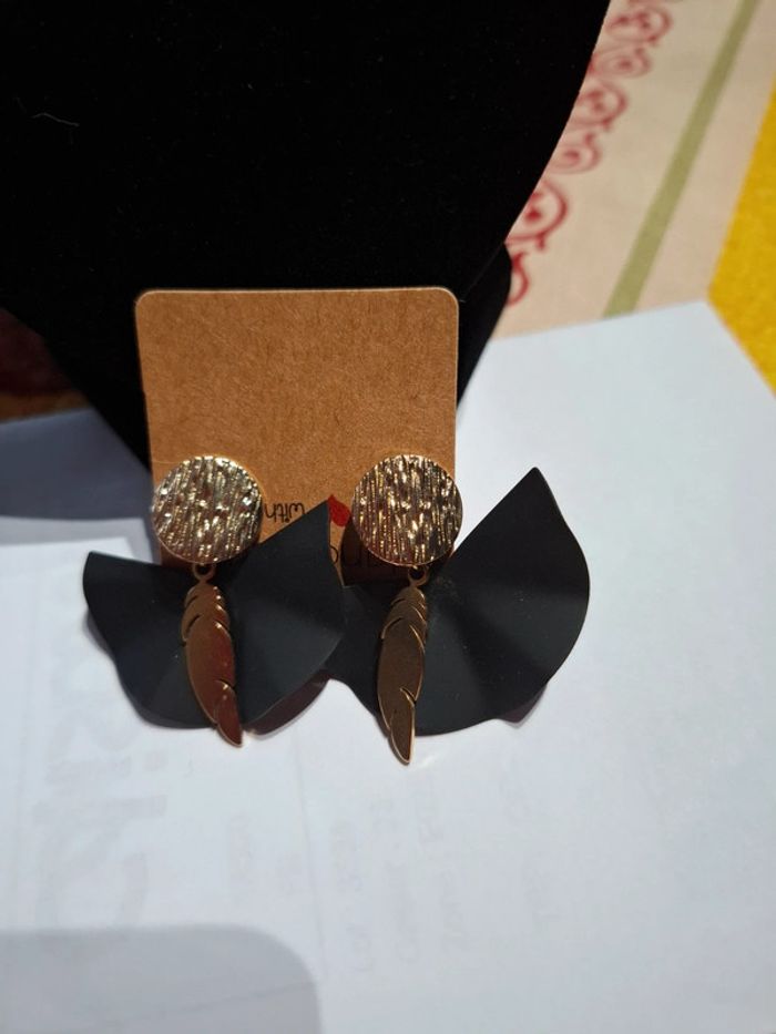 Magnifique boucle d oreille femme neuve - photo numéro 3