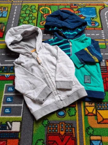 Gilets taille 6 mois : lot
