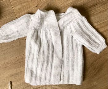 Brassière fait main en laine