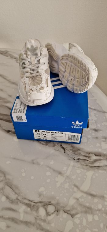 Baskets adidas blanches 