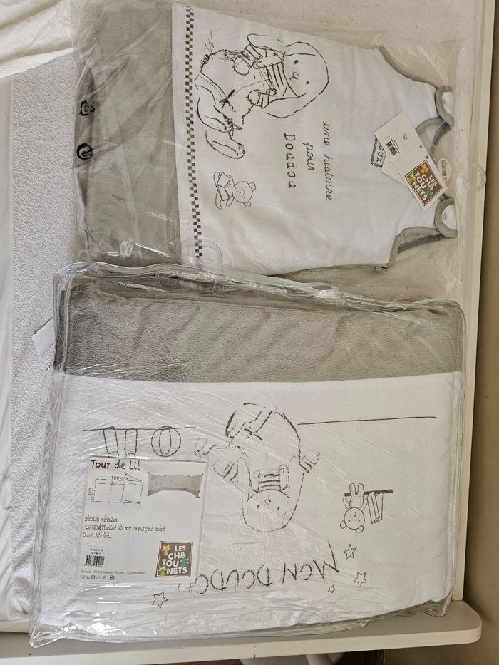 Tour de lit et gigoteuse bébé neuf