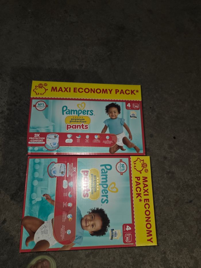 Lot couches pampers