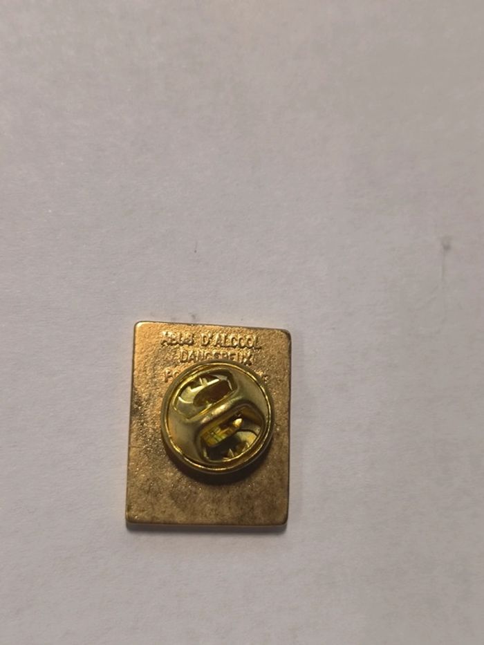 Pin's bière Belfort avec son attache - photo numéro 2