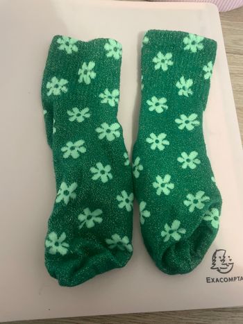 Chaussettes à paillettes verte fleurie