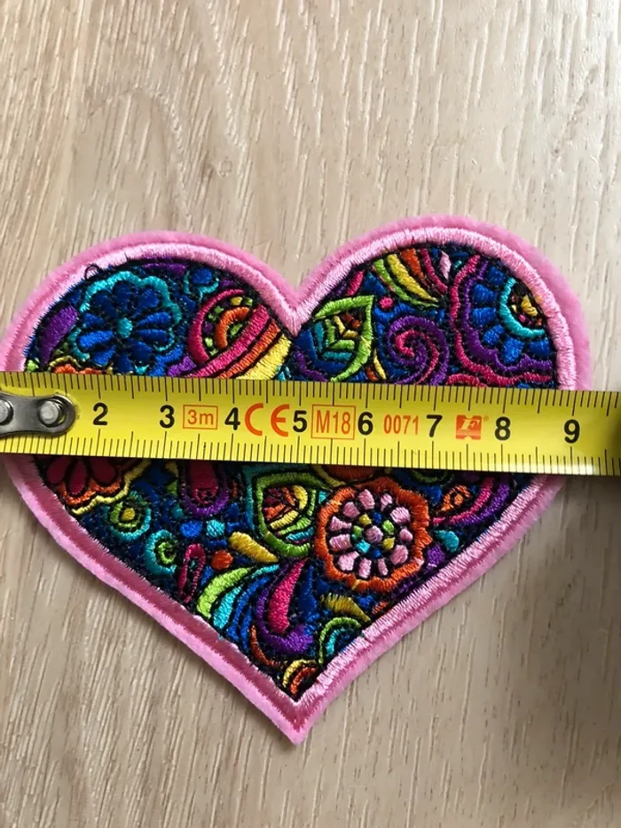 Écusson patch brodé coeur fleurs - photo numéro 2
