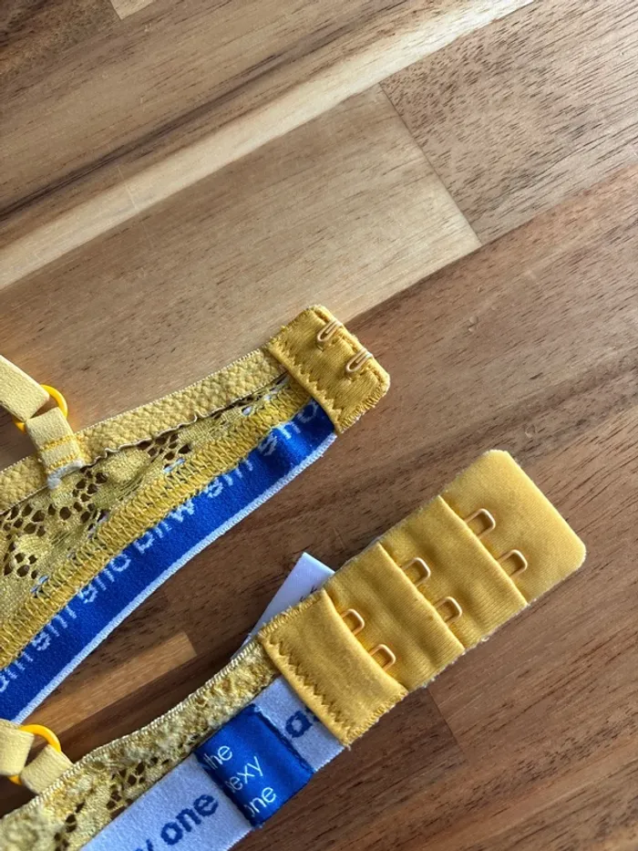 Soutient gorge brassière jaune - photo numéro 4