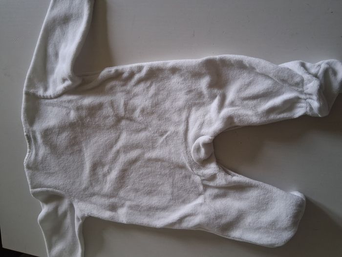 Pyjama mixte blanc en velours avec ouverture par devant de marque Noukies - photo numéro 3