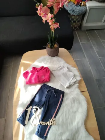 Lot de 3 vêtements fille 🎀 18 mois