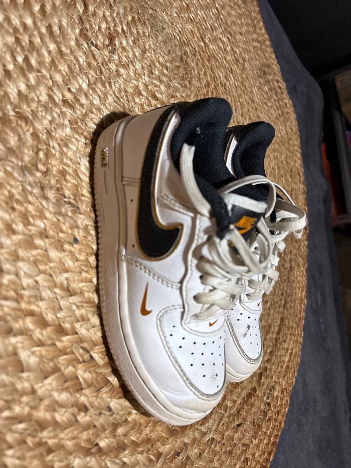 Basket Nike force 1 pointure 28 - photo numéro 11